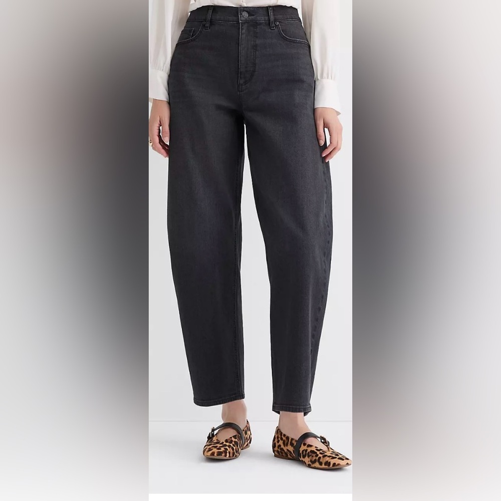 New LOFT High Rise Barrel Jeans in Washed Black Size 27 / 4